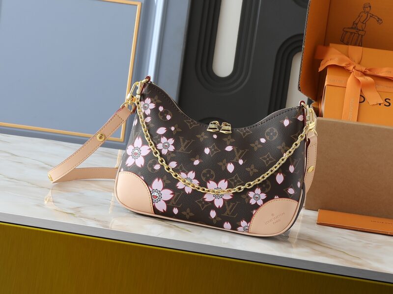 LOUIS VUITTON M45832 SIZE:27.0 x 16.0 x 10.0CM
