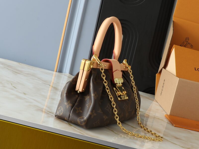 LOUIS VUITTON M46544 SIZE:28 x 14 x 10CM - Image 3