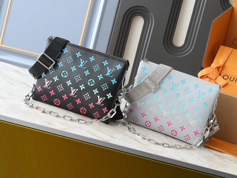 LOUIS VUITTON M20369 SIZE:26 x 20 x 12CM