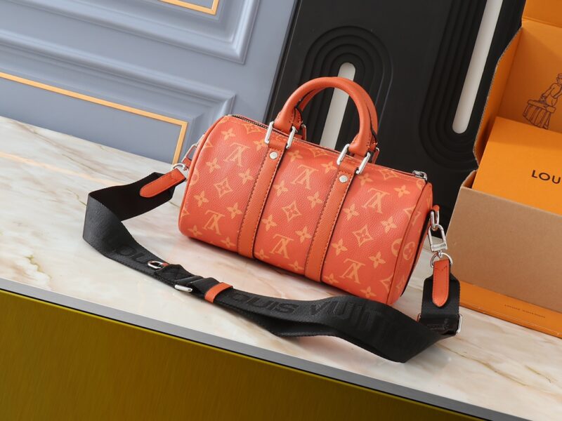 LOUIS VUITTON M46271 SIZE:25.0 x 15.0 x 11.0CM - Image 4