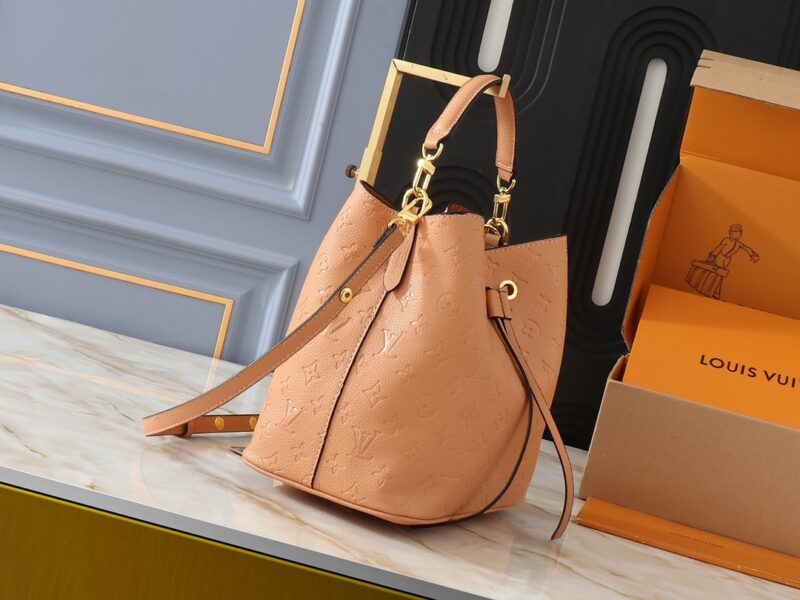 LOUIS VUITTON M45256 SIZE:26.0 x 26.0 x 17.5CM - Image 3