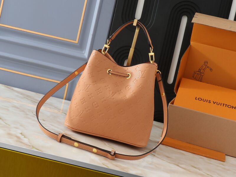 LOUIS VUITTON M45256 SIZE:26.0 x 26.0 x 17.5CM - Image 4