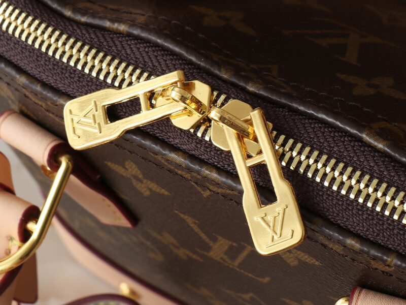 LOUIS VUITTON M13078 SIZE:17.5 x 11.5 x 23.5CM - Image 4