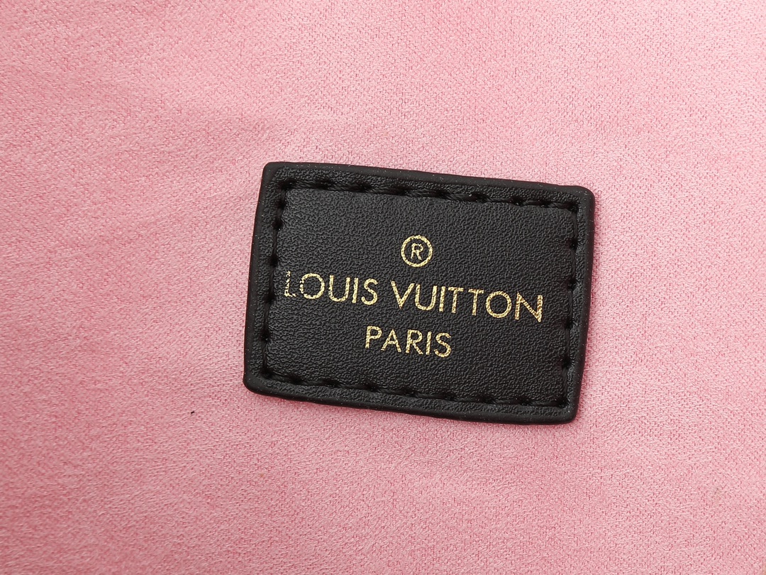 LOUIS VUITTON M12068 SIZE:38x33x10CM - Image 9