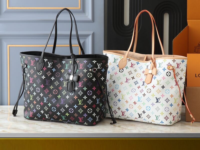 LOUIS VUITTON M13675 SIZE:31.0 x 28.0 x 14.0CM