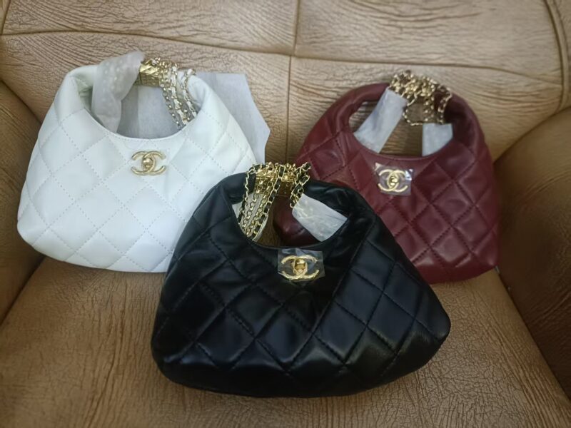 Chanel hobo SIZE:14-20-7cm