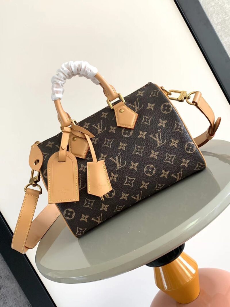 LOUIS VUITTON M24443 SIZE:25 x 15 x 15CM