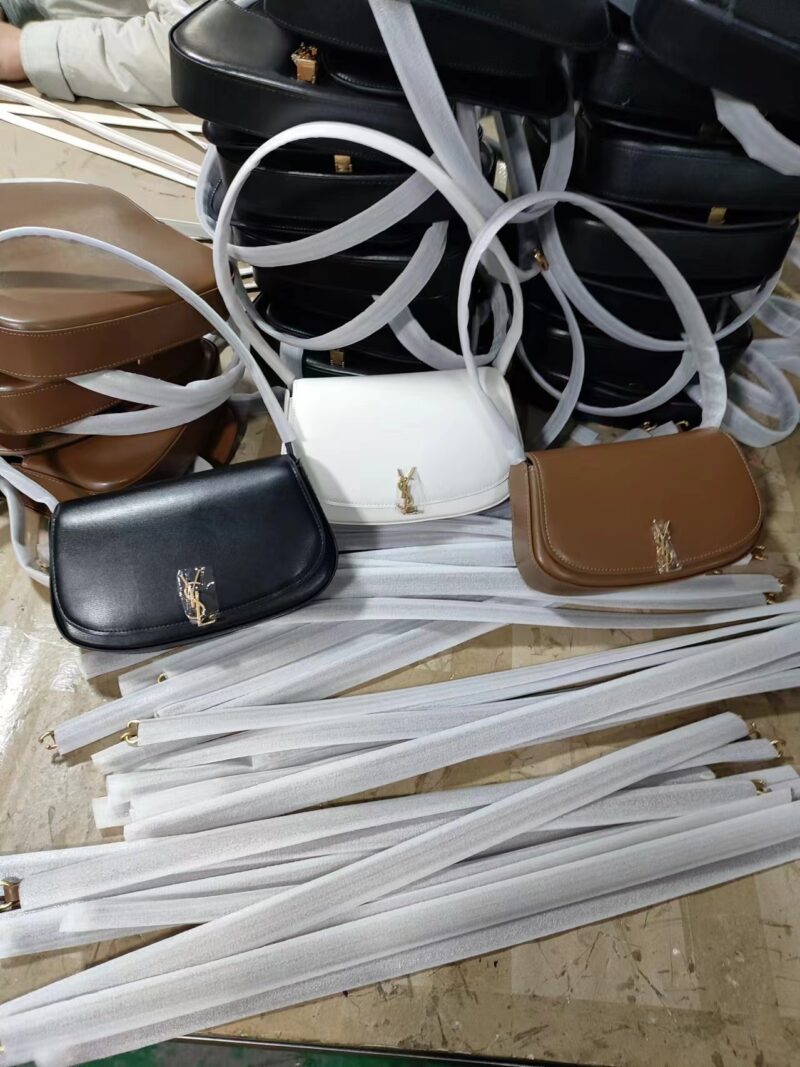 YSL 779642 SIZE:21*11*4.5