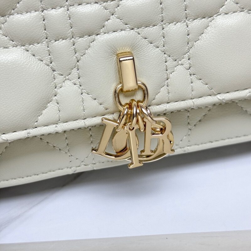 DIOR 𝗠𝗶𝘀𝘀 𝗗𝟭𝟬𝗥 SIZE:21*11.5*4.5CM - Image 3