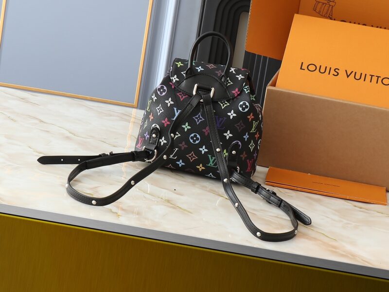 Louis Vuitton    M13081  SIZE:24.0 x 26.0 x 7.0 cm - Image 4