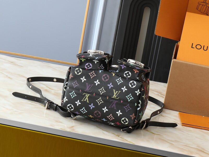 Louis Vuitton    M13081  SIZE:24.0 x 26.0 x 7.0 cm - Image 5