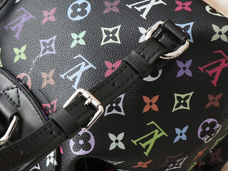 Louis Vuitton    M13081  SIZE:24.0 x 26.0 x 7.0 cm - Image 7