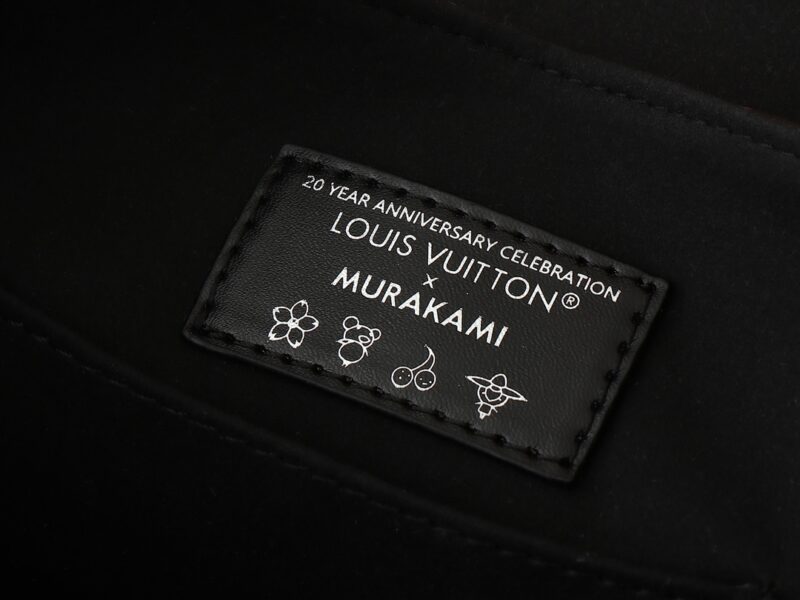 Louis Vuitton    M13081  SIZE:24.0 x 26.0 x 7.0 cm - Image 9