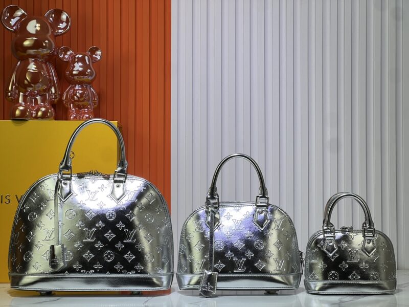 Louis Vuitton M11835 SIZE:23.5x17.5x11.5cm