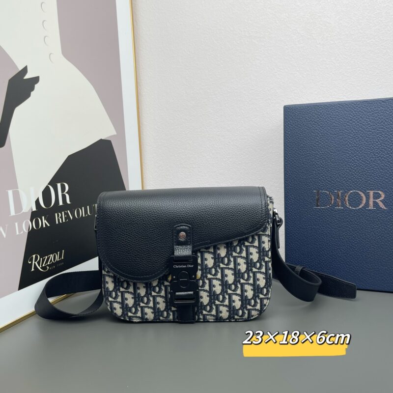 DIOR D605 SIZE:23 x 18 x 6CM