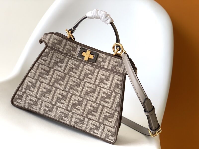 FENDI 8327 SIZE:27-11-21CM