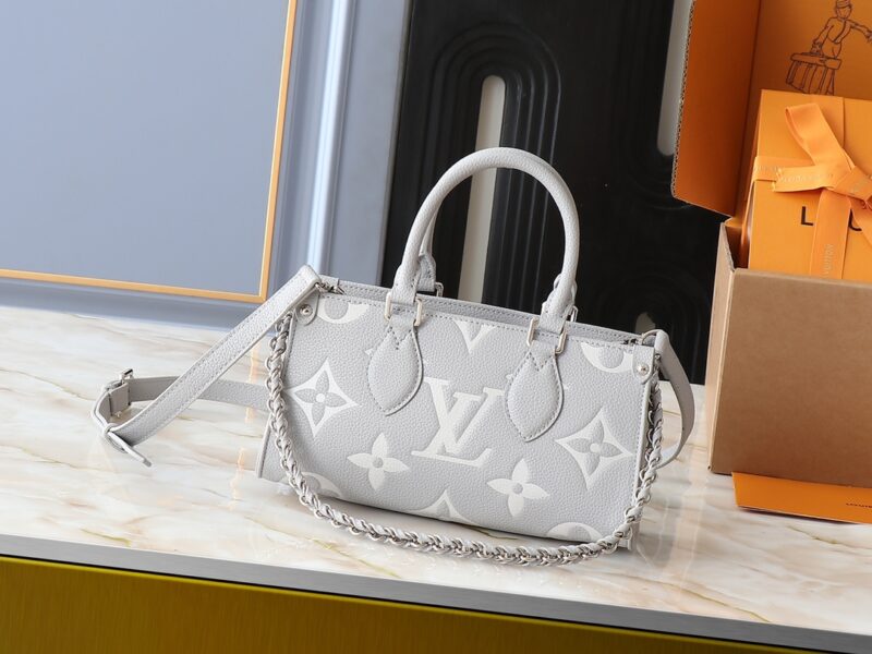 LOUIS VUITTON M14213 SIZE:25.0 x 13.0 x 10.0CM