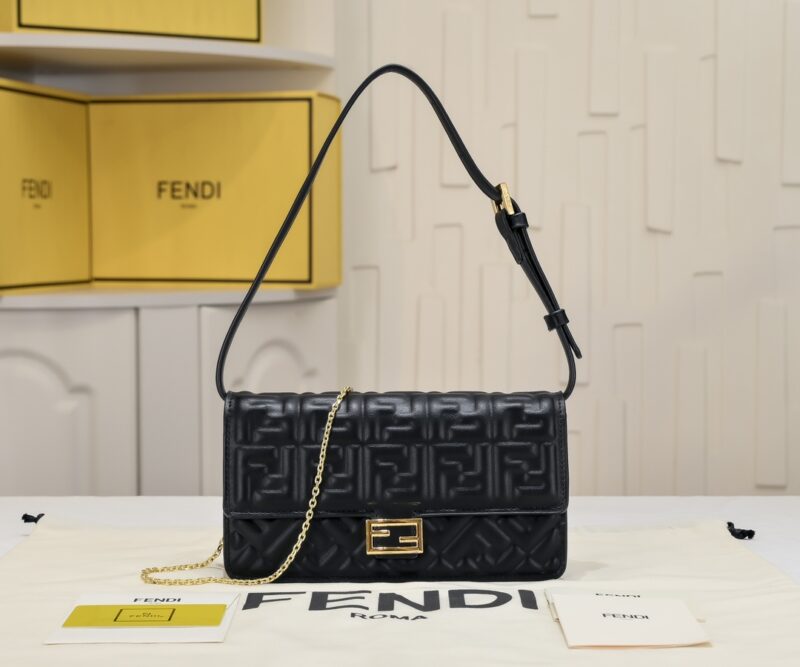 FENDI 6611 SIZE:21/5/11.5cm