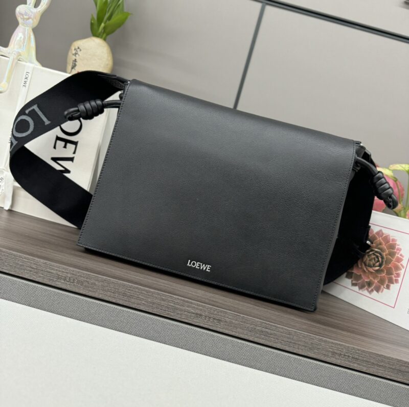 LOEWE 062404A SIZE:20*6*13CM