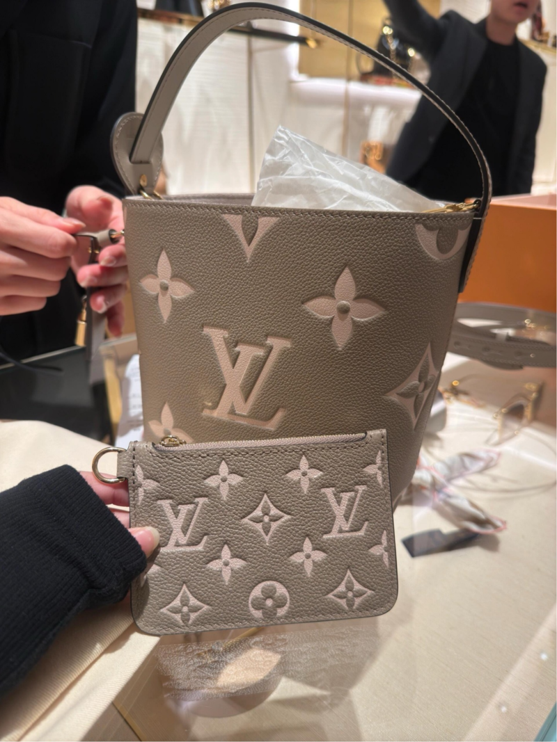 LOUIS VUITTON