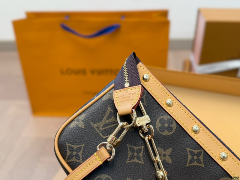LOUIS VUITTON - Image 4