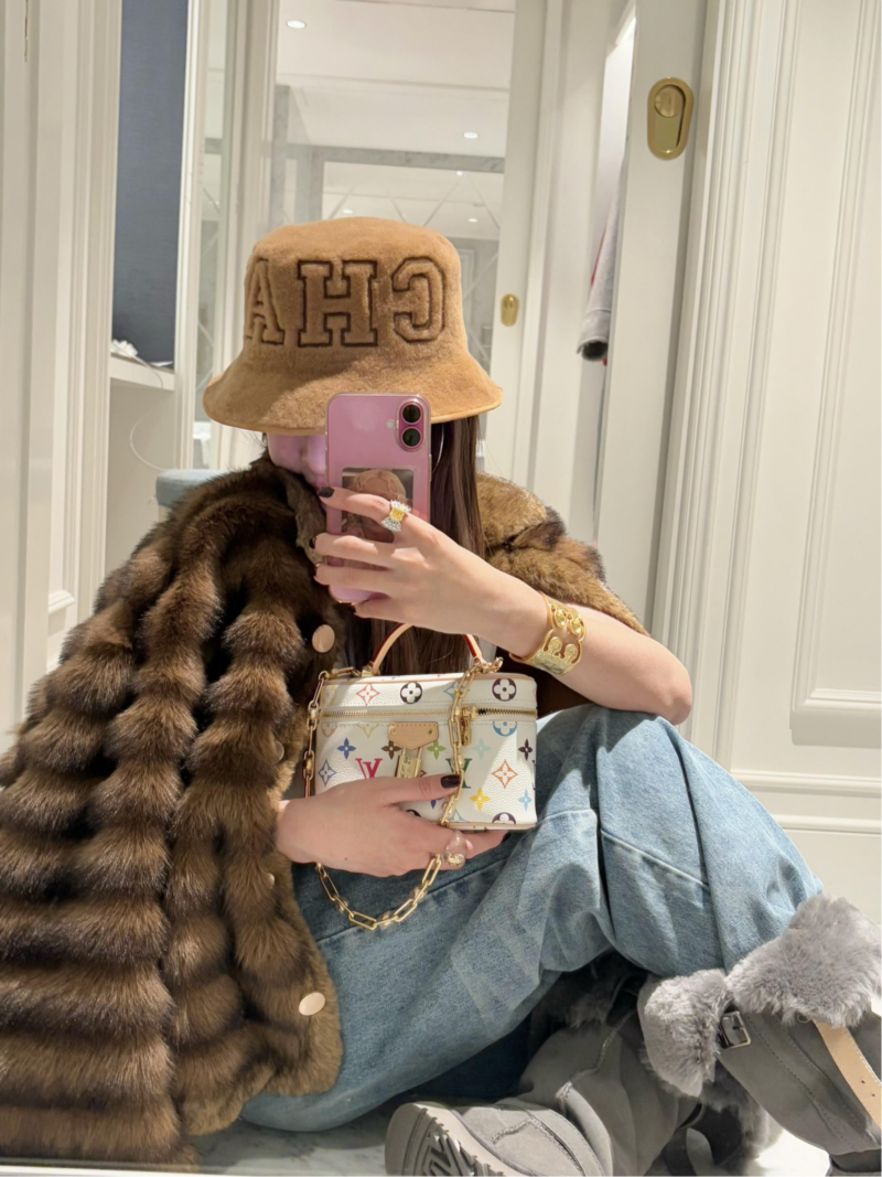 LOUIS VUITTON - Image 3