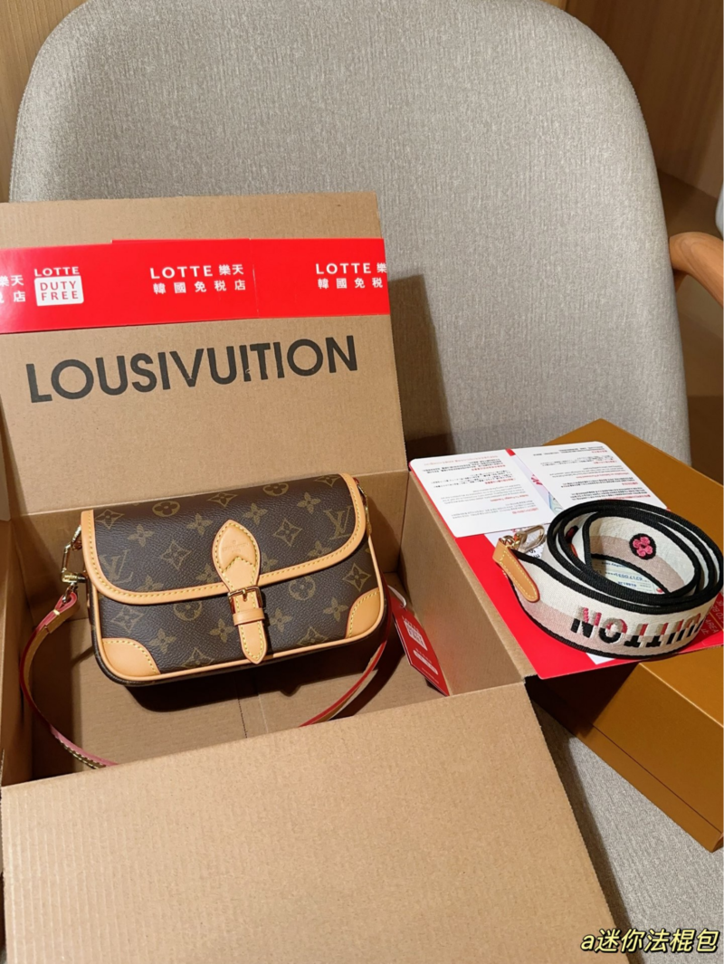 LOUIS VUITTON