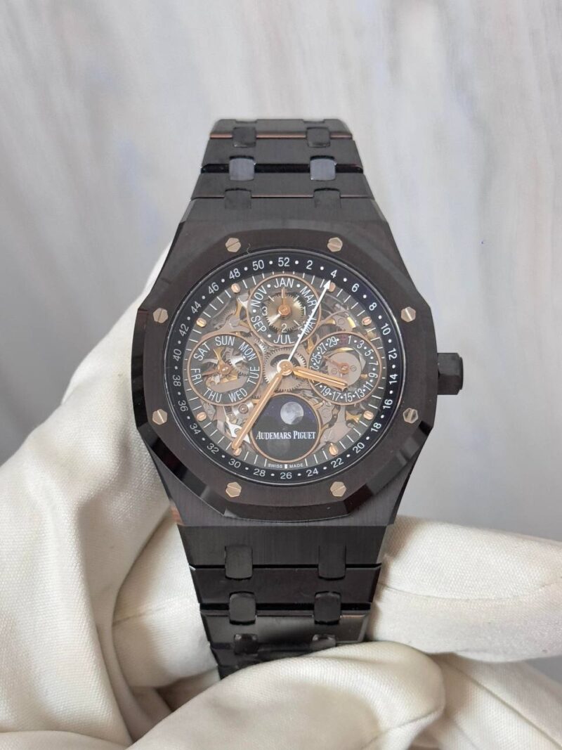AUDEMARS PIGUET VS Black Ceramic Perpetual Calendar Watch, one of Audemars Piguet's top models, ultra-thin perpetual calendar movement, black ceramic case, black perpetual calendar dial