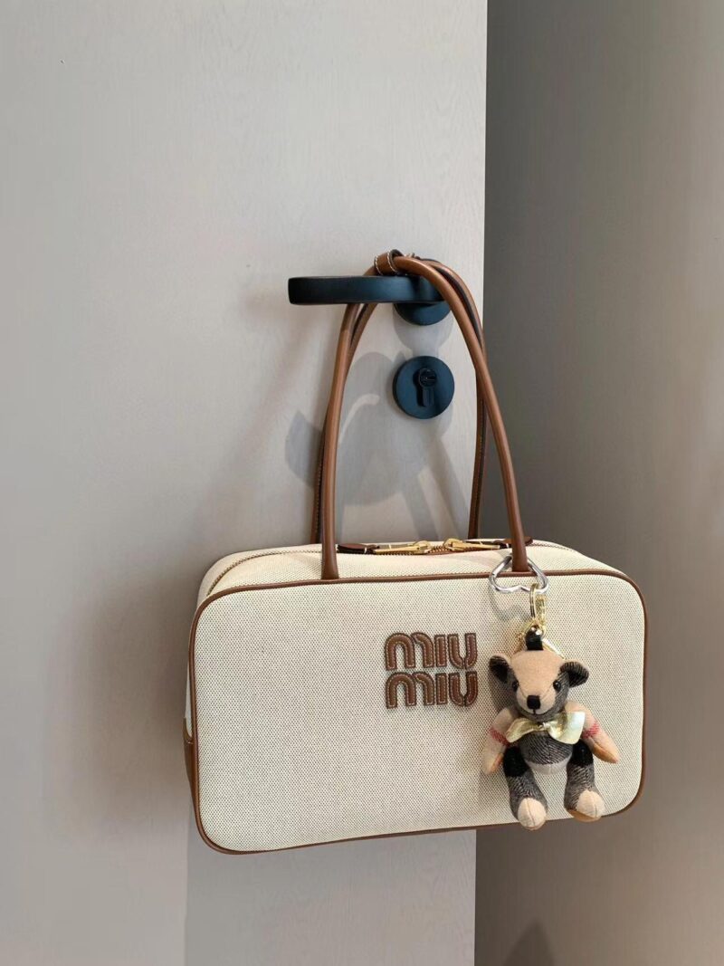 MIUMIU