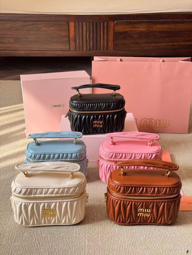 MIUMIU