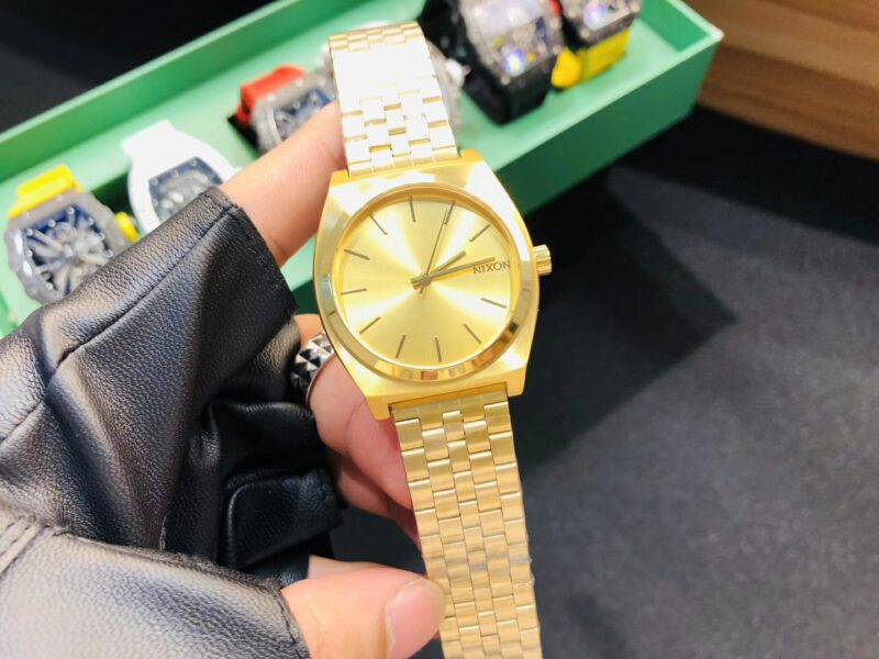 Nixon - Image 2