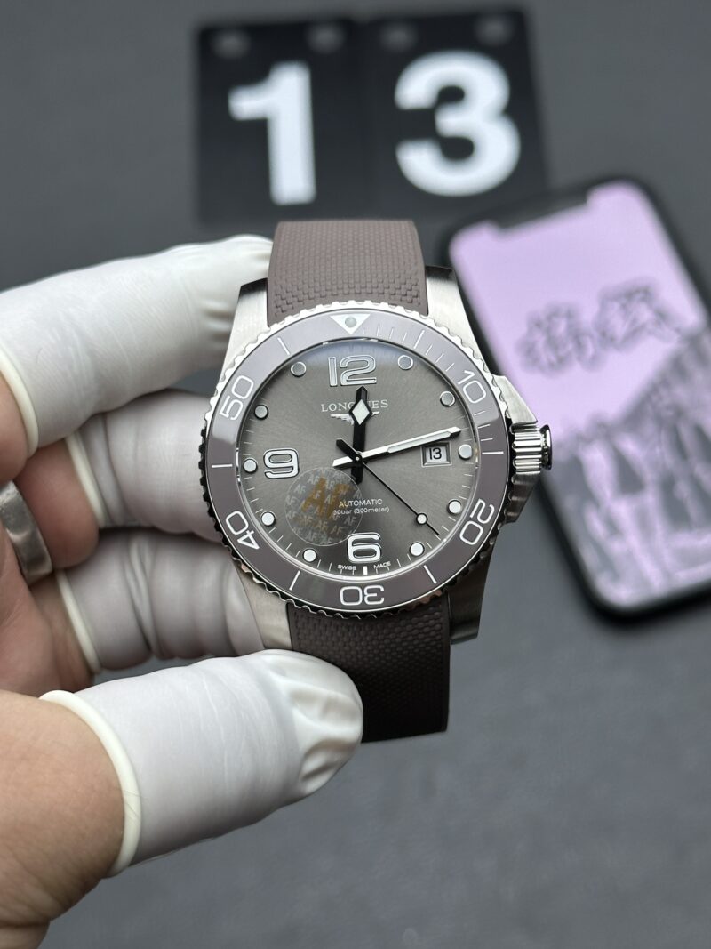 LONGINES