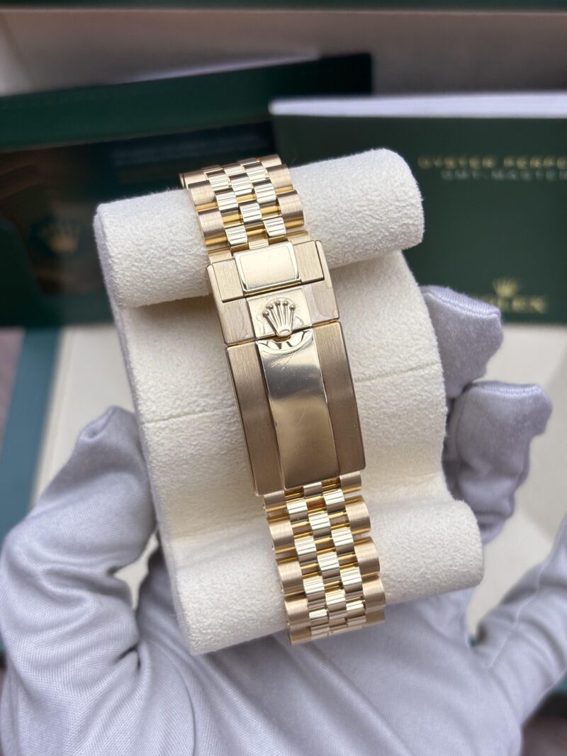 This model: Rolex Greenwich watch Diameter/size: 40mm Dial color: black Mirror material: scratch-resistant sapphire crystal Case material: stainless steel plated with 18k gold Waterproof depth: 100 meters Movement model: top quality C factory advanced custom 3235 movement - Image 4