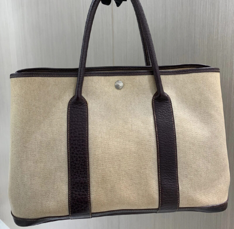 Special price: $279 - get two labubu for free