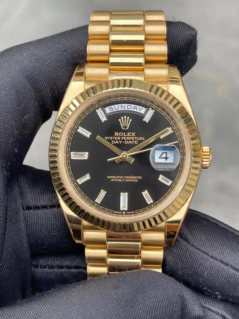 This model: Rolex Datejust watch Diameter/size: 40mm Dial color: black Mirror material: scratch-resistant sapphire crystal mirror Waterproof depth: 100 meters Movement model: top C factory advanced custom Swiss 3235 movement